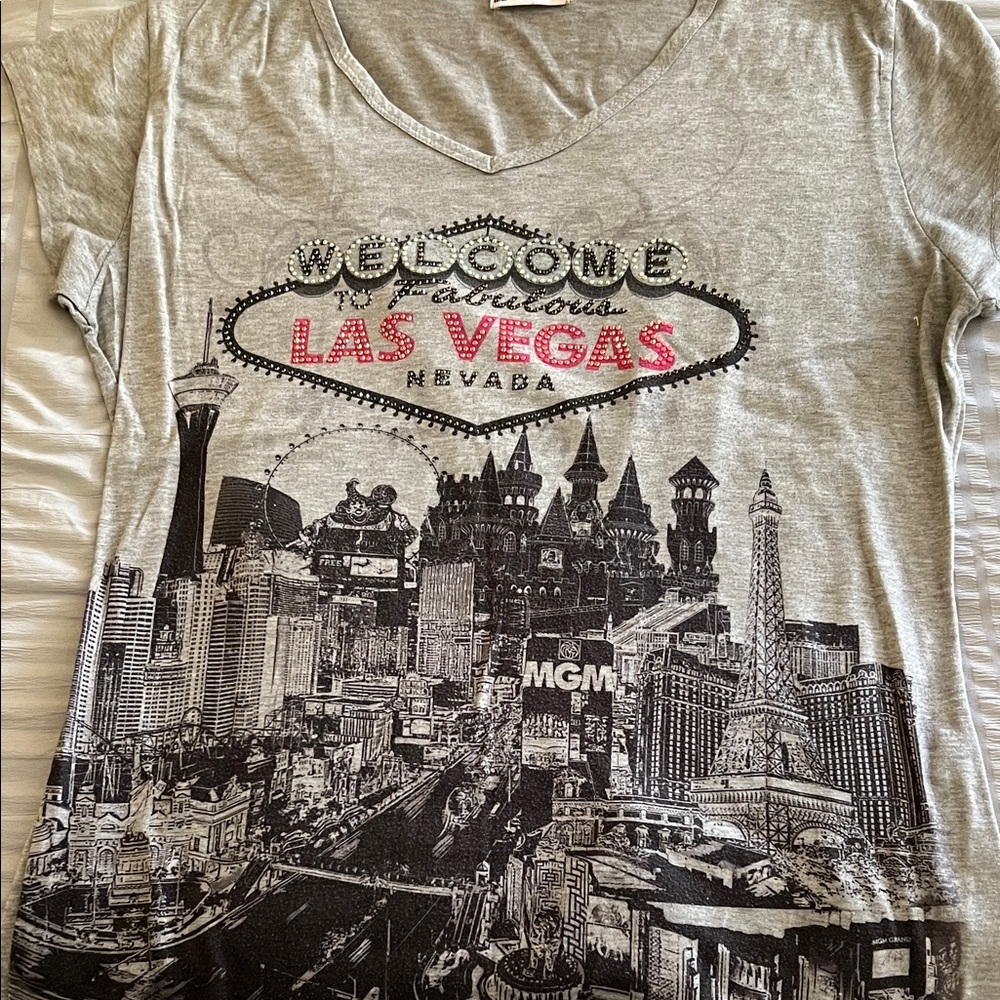 Gray Las Vegas Graphic Women's Short Sleeve Tee